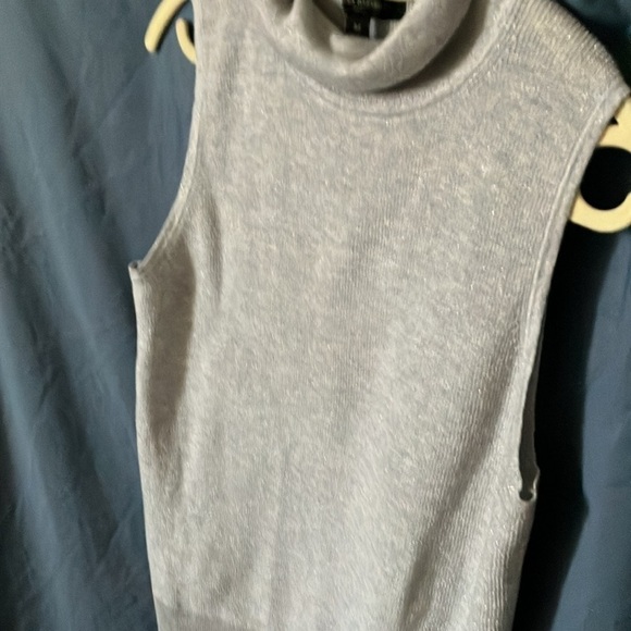Banana Republic: Silver Sparkle Turtleneck Sweater Tank Top- M - Picture 2 of 16